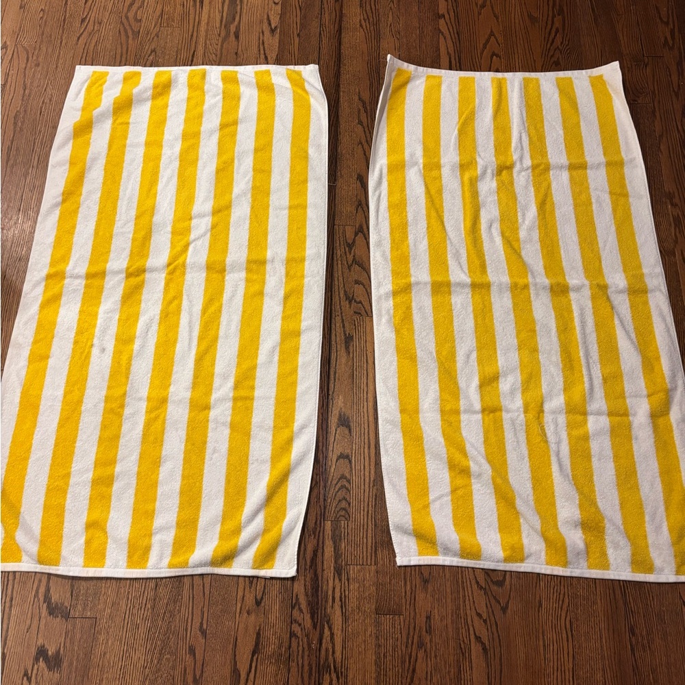 Amazon Basics Yellow and White Towels